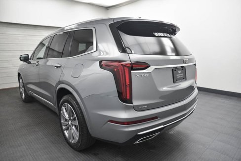 Used 2025 Cadillac XT6 Premium Luxury image 5