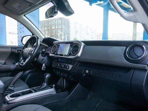 Used 2022 Toyota Tacoma SR5 image 33