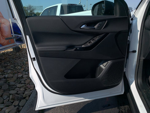 New 2026 Chevrolet Equinox LT w/ Convenience Package II image 16