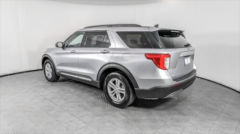 Used 2024 Ford Explorer XLT w/ Equipment Group 202A image 6