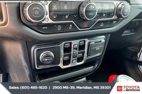 Used 2024 Jeep Wrangler Sahara image 22