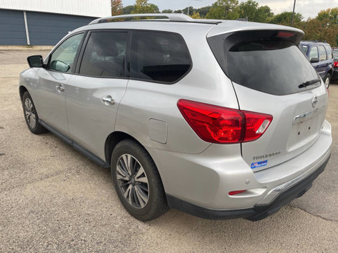 Used 2017 Nissan Pathfinder SL image 5