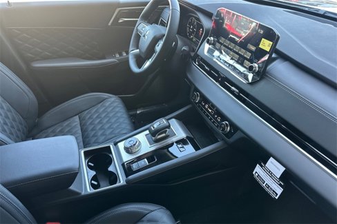 New 2025 Mitsubishi Outlander SEL image 17