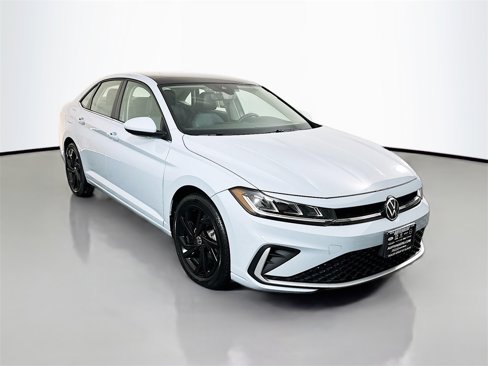 Used 2025 Volkswagen Jetta SE image 1
