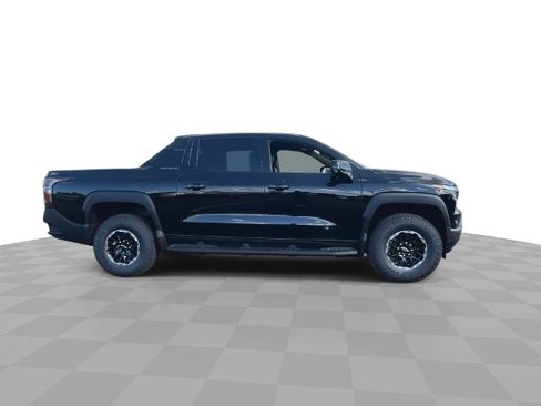 New 2026 Chevrolet Silverado EV Trail Boss image 9