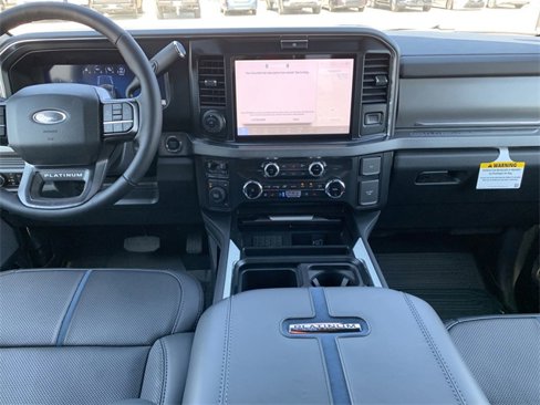 Used 2025 Ford F450 Platinum image 18