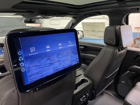 New 2025 Chevrolet Suburban High Country image 12