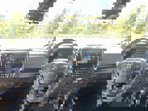 New 2025 Nissan Frontier SV w/ SV Convenience Package image 3