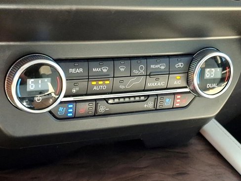 Used 2019 Ford Expedition Platinum image 18