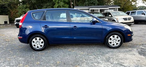 Used 2011 Hyundai Elantra GLS image 9
