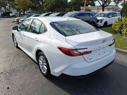 Used 2025 Toyota Camry LE image 8