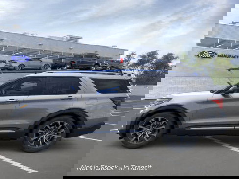 New 2025 Ford Explorer Platinum image 4