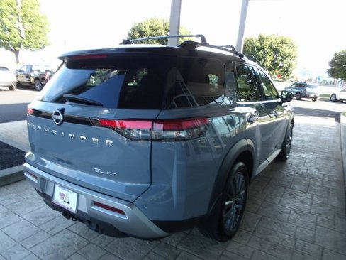 Certified 2024 Nissan Pathfinder SL w/ SL Premium Package image 7