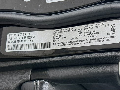 Used 2024 Jeep Grand Cherokee L Limited w/ Luxury Tech Group II image 12