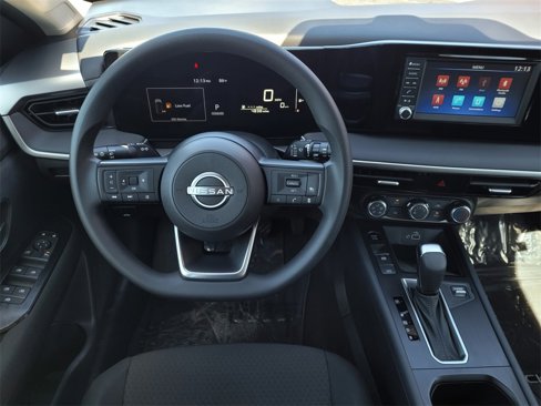 Used 2025 Nissan Kicks S image 12
