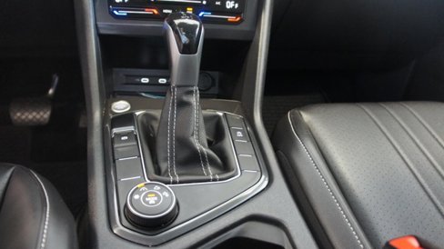 Used 2022 Volkswagen Tiguan SE image 21
