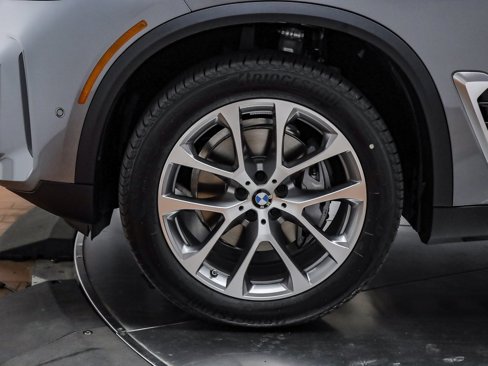 New 2026 BMW X5 sDrive40i w/ Premium Package image 12