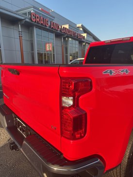Used 2025 Chevrolet Silverado 1500 LT image 4