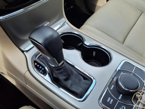 Used 2019 Jeep Grand Cherokee Limited w/ Luxury Group II image 18