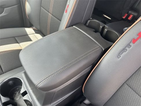 New 2025 GMC Canyon AT4 w/ Nightfall Edition image 21