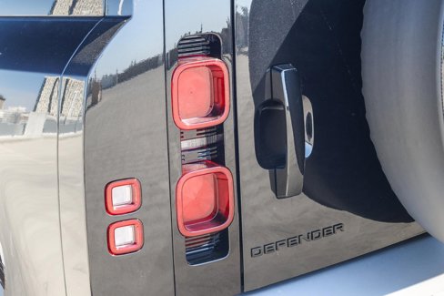 New 2025 Land Rover Defender 110 S image 7