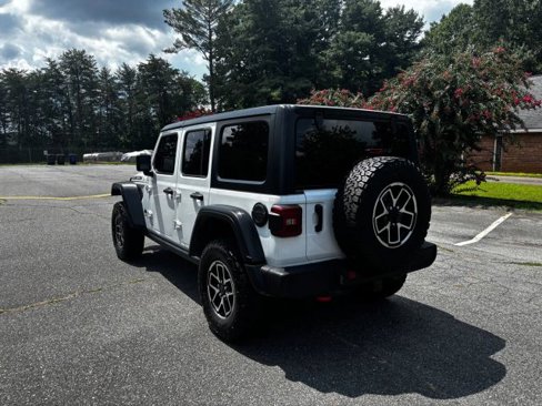 Used 2024 Jeep Wrangler Unlimited Rubicon image 7