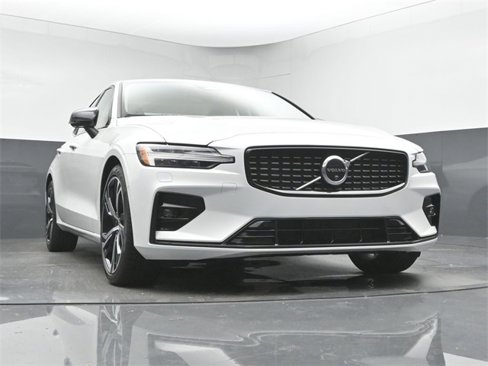 Used 2025 Volvo S60 B5 Plus w/ Climate Package image 38