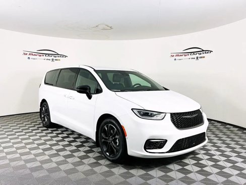 New 2026 Chrysler Pacifica Select image 1