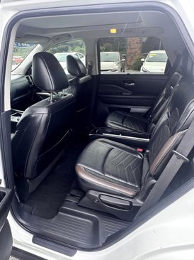 Used 2022 Nissan Pathfinder Platinum image 14