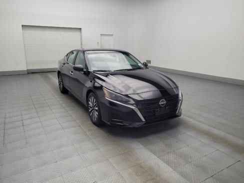 Used 2024 Nissan Altima 2.5 SV image 13
