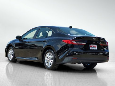 Used 2025 Toyota Camry LE image 6
