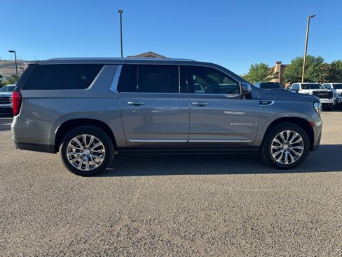 Used 2022 GMC Yukon XL Denali image 4