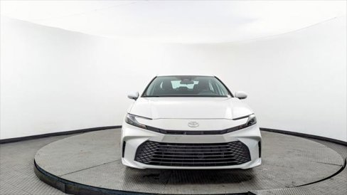 Used 2025 Toyota Camry LE image 11