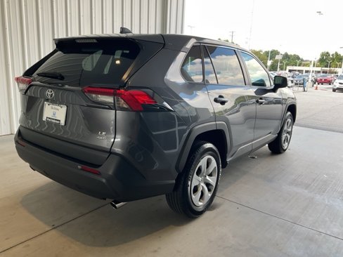 Used 2024 Toyota RAV4 LE image 18