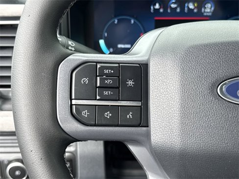 New 2025 Ford F450 Lariat image 31