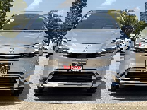New 2026 Toyota Prius Plug-In Hybrid image 6