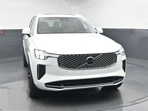 New 2026 Volvo XC90 B6 Plus w/ Protection Package Premier image 2