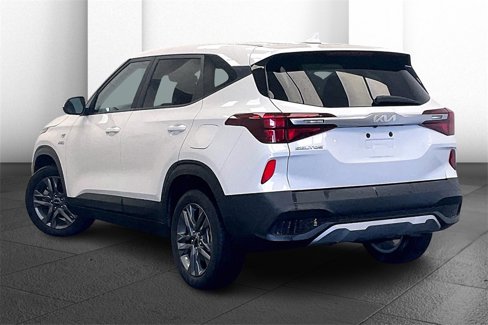 Used 2023 Kia Seltos LX image 8