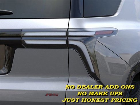 New 2026 Chevrolet Traverse RS w/ LPO, Floor Liner Package image 11