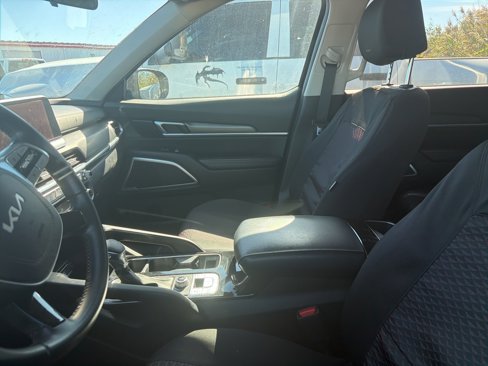 Used 2022 Kia Telluride LX image 13