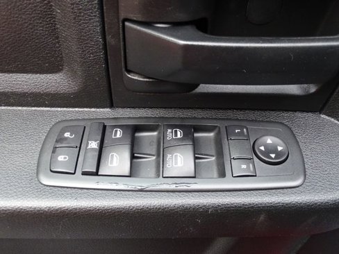 Used 2020 RAM 1500 Tradesman w/ Chrome Appearance Group image 15