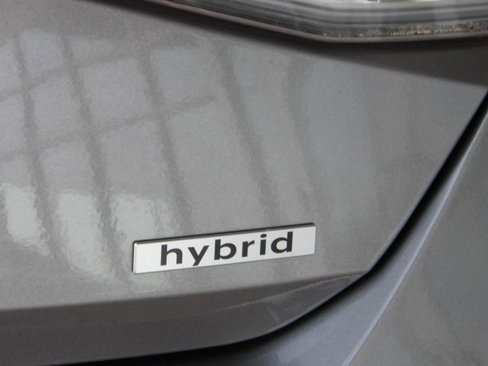 Used 2024 Hyundai Elantra Limited image 8