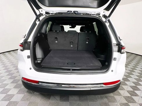 New 2025 Jeep Grand Cherokee Laredo X w/ Luxury Tech Group I image 26