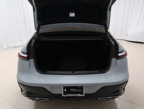 Used 2023 BMW 760i xDrive w/ Parking Assistance Package image 11