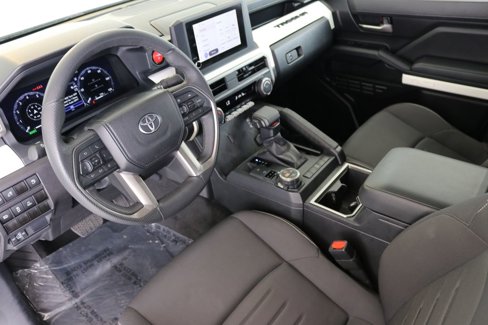 Used 2024 Toyota Tacoma TRD Off-Road image 17