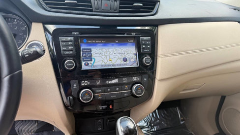 Used 2017 Nissan Rogue SL image 17