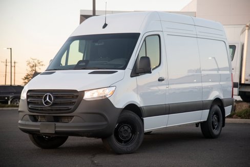 Used 2025 Mercedes-Benz Sprinter 2500 image 1