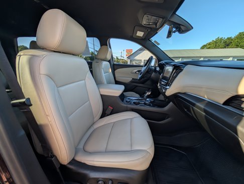 Used 2022 Chevrolet Traverse LT w/ LT Premium Package image 51
