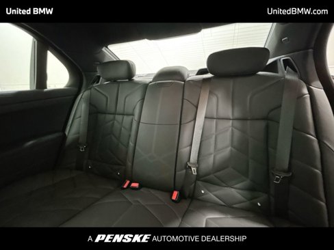 New 2026 BMW 750e xDrive w/ Executive Package image 21