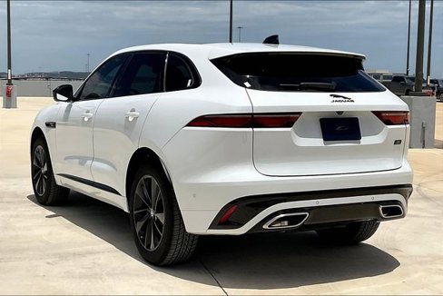 New 2026 Jaguar F-PACE R-Dynamic S image 3